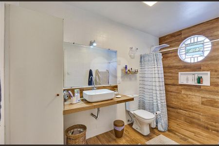 Casa à venda com 3 quartos, 240m² em Vila Alexandria, São Paulo