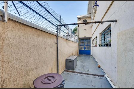 Casa à venda com 3 quartos, 240m² em Vila Alexandria, São Paulo