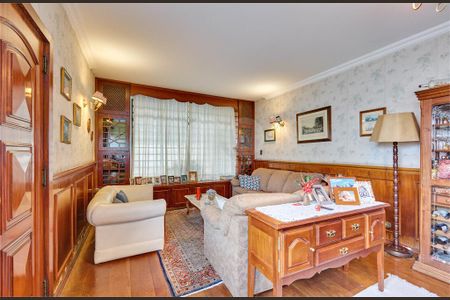 Casa à venda com 3 quartos, 240m² em Vila Alexandria, São Paulo