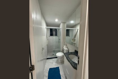 Banheiro de apartamento para alugar com 1 quarto, 57m² em Jardim Calux, São Bernardo do Campo