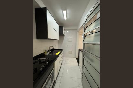 Cozinha de apartamento para alugar com 1 quarto, 57m² em Jardim Calux, São Bernardo do Campo