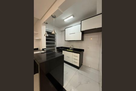 Cozinha de apartamento para alugar com 1 quarto, 57m² em Jardim Calux, São Bernardo do Campo