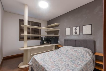 Apartamento à venda com 324m², 5 quartos e 4 vagasQuarto 3