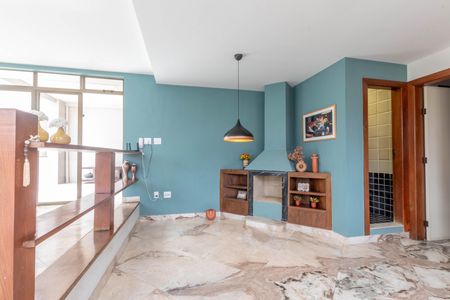 Apartamento à venda com 324m², 5 quartos e 4 vagas Apartamento à venda com 324m², 5 quartos e 4 vagasSala do segundo andar