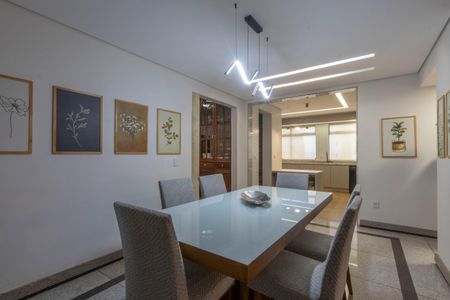 Apartamento à venda com 324m², 5 quartos e 4 vagasSala