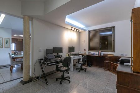 Apartamento à venda com 324m², 5 quartos e 4 vagas Apartamento à venda com 324m², 5 quartos e 4 vagasEscritorio