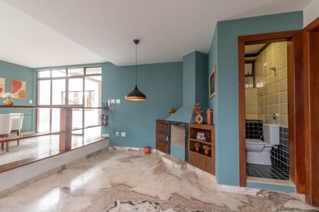 Apartamento à venda com 324m², 5 quartos e 4 vagas Apartamento à venda com 324m², 5 quartos e 4 vagasSala do segundo andar