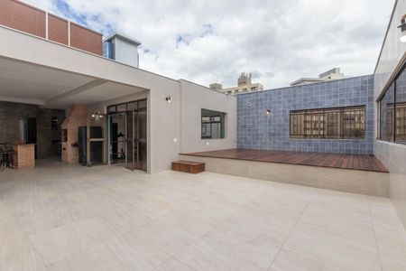 Apartamento à venda com 324m², 5 quartos e 4 vagas Apartamento à venda com 324m², 5 quartos e 4 vagasTerraço