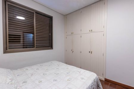 Apartamento à venda com 324m², 5 quartos e 4 vagas Apartamento à venda com 324m², 5 quartos e 4 vagasQuarto 3
