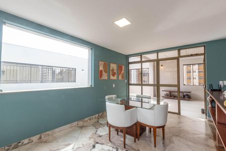 Sala do segundo andar de apartamento à venda com 5 quartos, 324m² em Savassi, Belo Horizonte