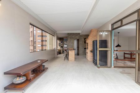 Apartamento à venda com 324m², 5 quartos e 4 vagas Apartamento à venda com 324m², 5 quartos e 4 vagasTerraço
