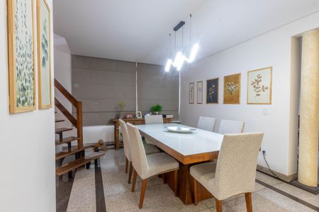 Apartamento à venda com 324m², 5 quartos e 4 vagas Apartamento à venda com 324m², 5 quartos e 4 vagasSala de jantar