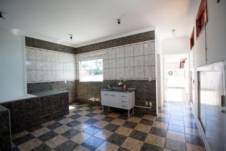 Casa para alugar com 320m², 4 quartos e 5 vagasCozinha 