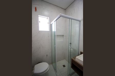 Casa para alugar com 320m², 4 quartos e 5 vagasBanheiro 