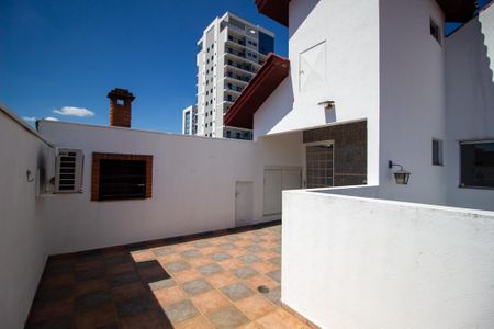 Casa para alugar com 320m², 4 quartos e 5 vagasTerraço