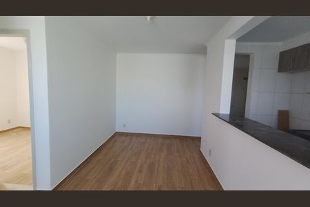 Sala de apartamento para alugar com 2 quartos, 48m² em Parque Santa Rosa, Suzano