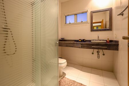 Casa de condomínio para alugar com 1000m², 6 quartos e 17 vagas Casa de condomínio para alugar com 1000m², 6 quartos e 17 vagasBanheiro da Suíte 1