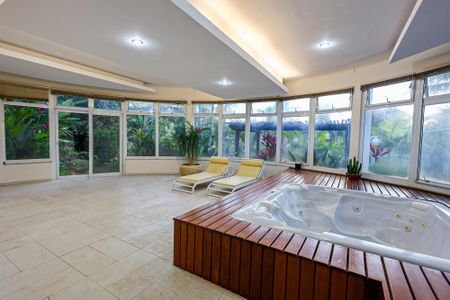 Casa de condomínio para alugar com 1000m², 6 quartos e 17 vagas Casa de condomínio para alugar com 1000m², 6 quartos e 17 vagasÁrea comum