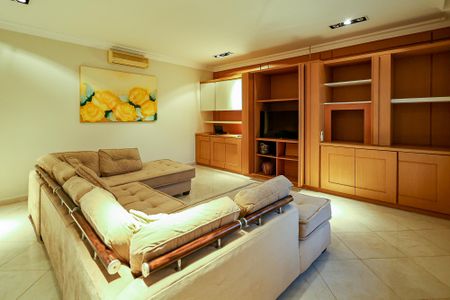 Casa de condomínio para alugar com 1000m², 6 quartos e 17 vagas Casa de condomínio para alugar com 1000m², 6 quartos e 17 vagasSala de TV
