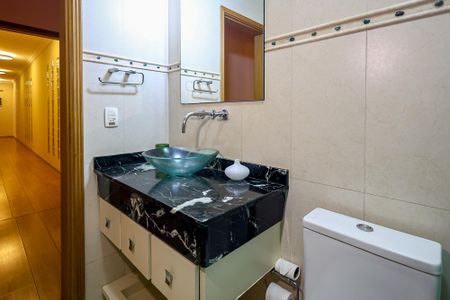 Casa de condomínio para alugar com 1000m², 6 quartos e 17 vagas Casa de condomínio para alugar com 1000m², 6 quartos e 17 vagasBanheiro da Suíte 3