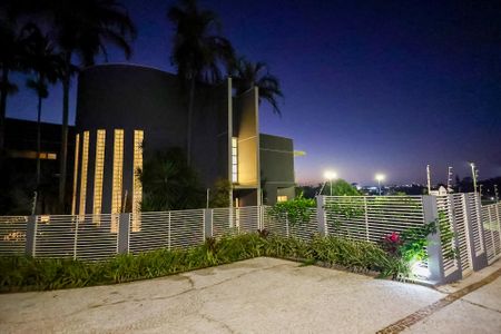 Casa de condomínio para alugar com 1000m², 6 quartos e 17 vagas Casa de condomínio para alugar com 1000m², 6 quartos e 17 vagasFachada