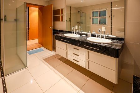 Banheiro Suíte master de casa de condomínio para alugar com 6 quartos, 1000m² em Colinas do Mosteiro de Itaici, Indaiatuba