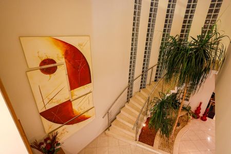 vista escadaria de casa de condomínio para alugar com 6 quartos, 1000m² em Colinas do Mosteiro de Itaici, Indaiatuba