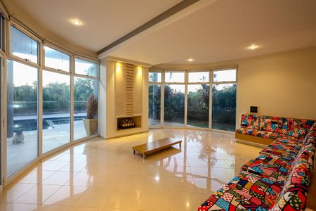 Sala da lareira de casa de condomínio para alugar com 6 quartos, 1000m² em Colinas do Mosteiro de Itaici, Indaiatuba