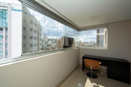 Apartamento à venda com 93m², 3 quartos e 3 vagasVARANDA