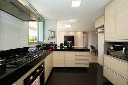 Apartamento à venda com 93m², 3 quartos e 3 vagasCOZINHA