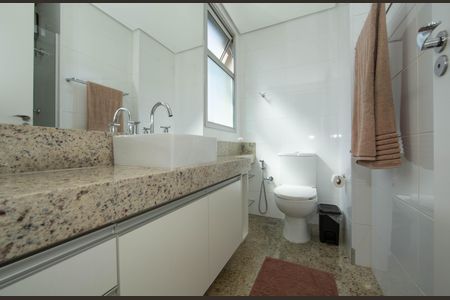 Apartamento à venda com 93m², 3 quartos e 3 vagasBANHEIRO1