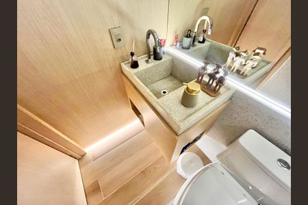 Apartamento à venda com 55m², 2 quartos e 1 vaga Apartamento à venda com 55m², 2 quartos e 1 vagaBanheiro