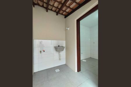 Casa para alugar com 65m², 2 quartos e 1 vagaÁrea de serviço 