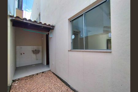 Casa para alugar com 65m², 2 quartos e 1 vagaÁrea de serviço 