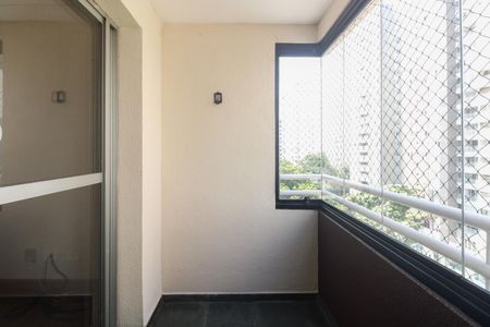 Apartamento para alugar com 74m², 3 quartos e 2 vagas Apartamento para alugar com 74m², 3 quartos e 2 vagasVaranda