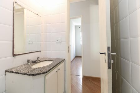 Apartamento para alugar com 74m², 3 quartos e 2 vagas Apartamento para alugar com 74m², 3 quartos e 2 vagasBanheiro Social