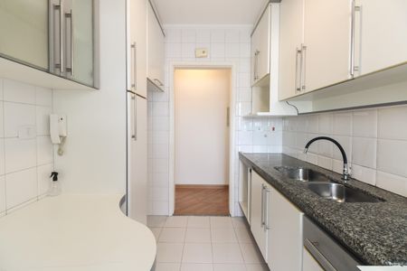 Apartamento para alugar com 74m², 3 quartos e 2 vagas Apartamento para alugar com 74m², 3 quartos e 2 vagasCozinha