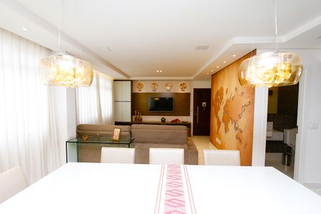 Apartamento à venda com 140m², 4 quartos e 3 vagasSala