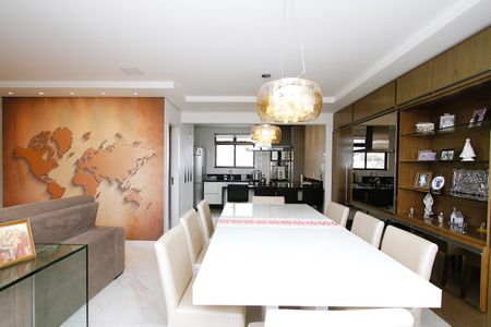 Apartamento à venda com 140m², 4 quartos e 3 vagasSala