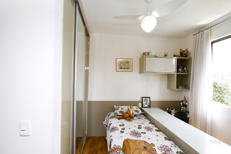 Apartamento à venda com 140m², 4 quartos e 3 vagasQuarto 2 - Semi Suíte