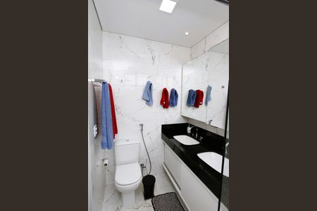 Apartamento à venda com 140m², 4 quartos e 3 vagasBanheiro da Suíte 4