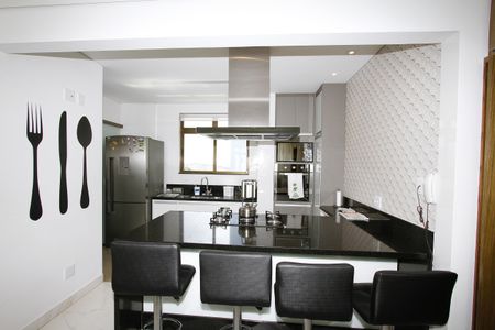 Apartamento à venda com 140m², 4 quartos e 3 vagasCozinha