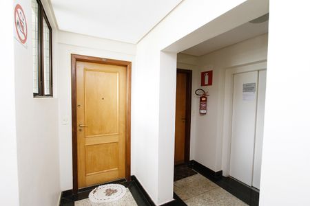 Apartamento à venda com 140m², 4 quartos e 3 vagasEntrada