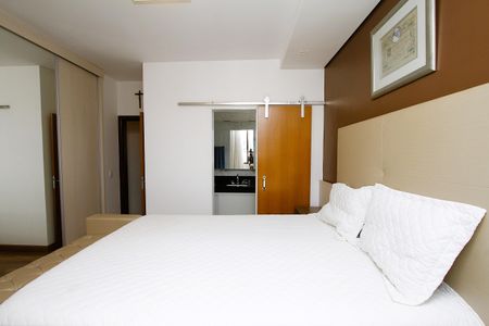 Apartamento à venda com 140m², 4 quartos e 3 vagasQuarto 4 - Suíte