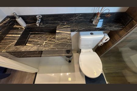 Apartamento à venda com 55m², 2 quartos e 1 vagaBanheiro da Suite