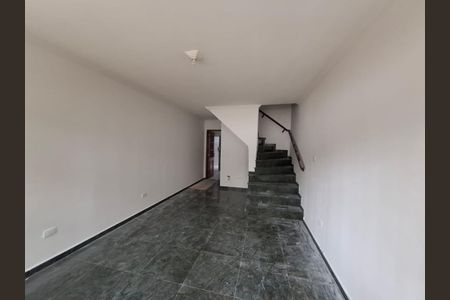 Casa para alugar com 70m², 2 quartos e 2 vagas