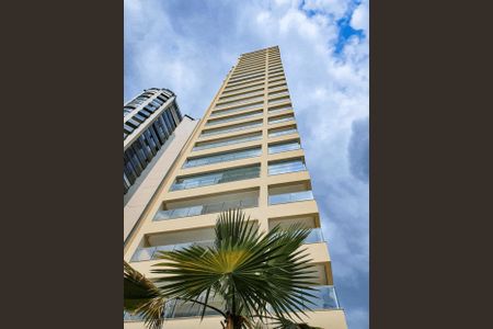 Apartamento para alugar com 263m², 4 quartos e 6 vagas