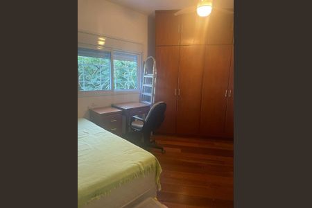 Casa para alugar com 4 quartos, 210m² em Vila Pedra Branca, São Paulo