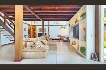 Casa à venda com 3 quartos, 353m² em Vila Velha, Santana de Parnaíba