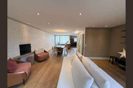 Casa para alugar com 3 quartos, 235m² em Tremembé, São Paulo